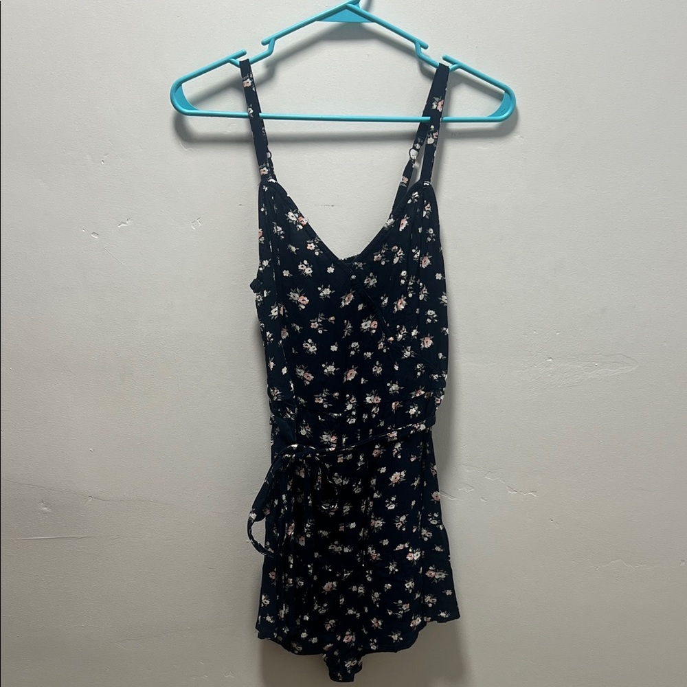 NWOT Hollister Floral Print Romper Size S
